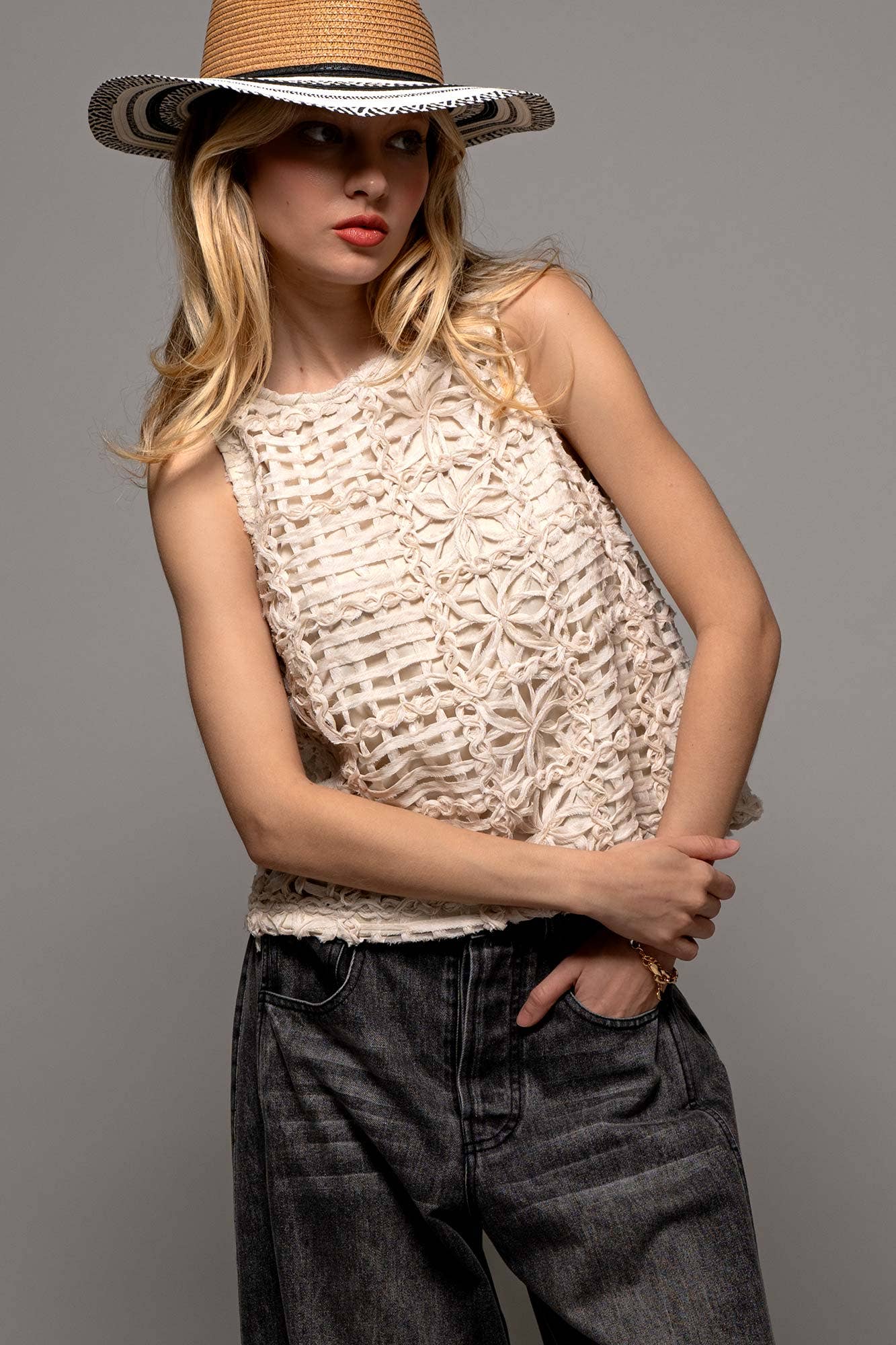 Floral Textured Knit Sleeveless Spring Top