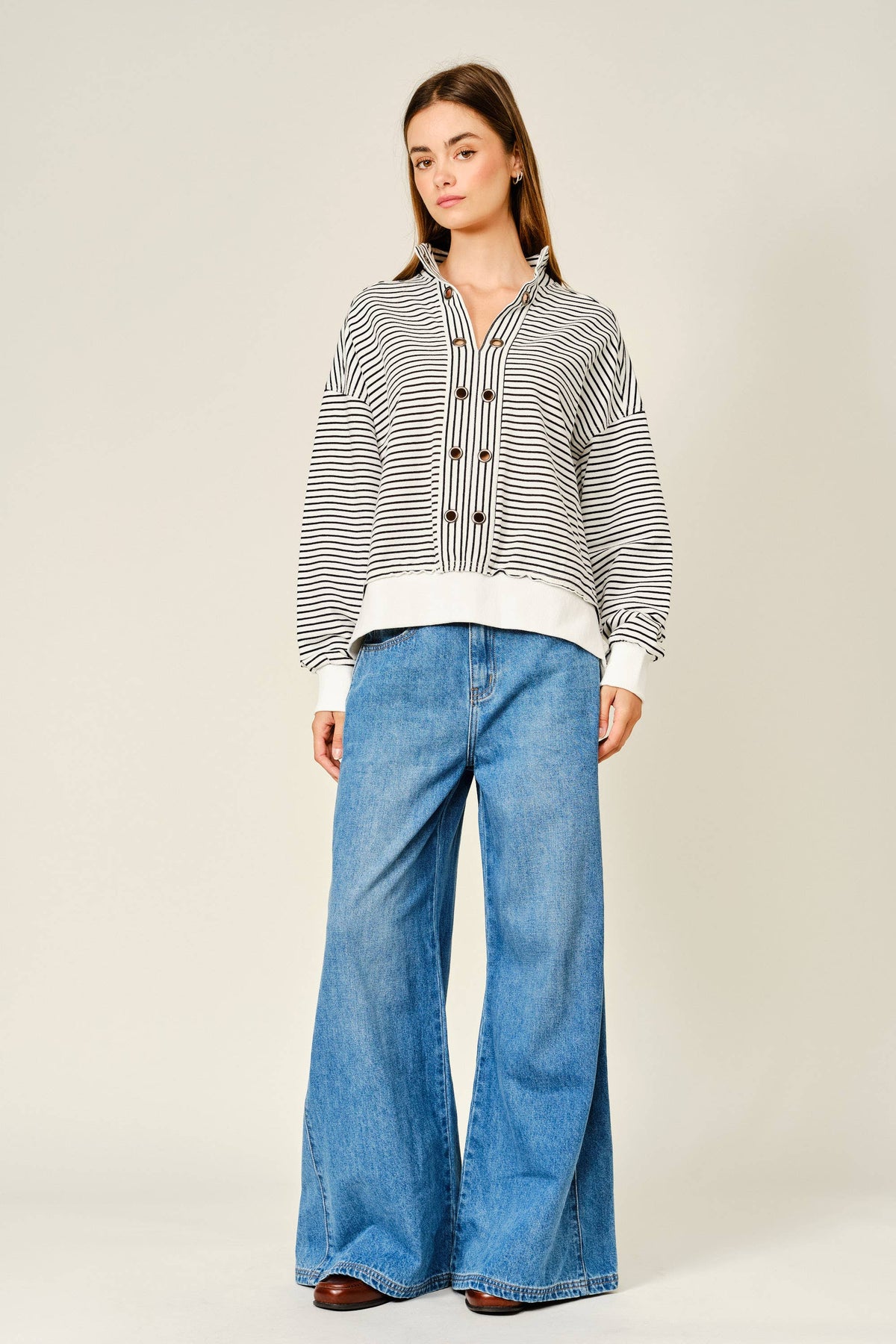 PULLOVER STRIPED EYELET DETAIL SWEATSHIRTS
