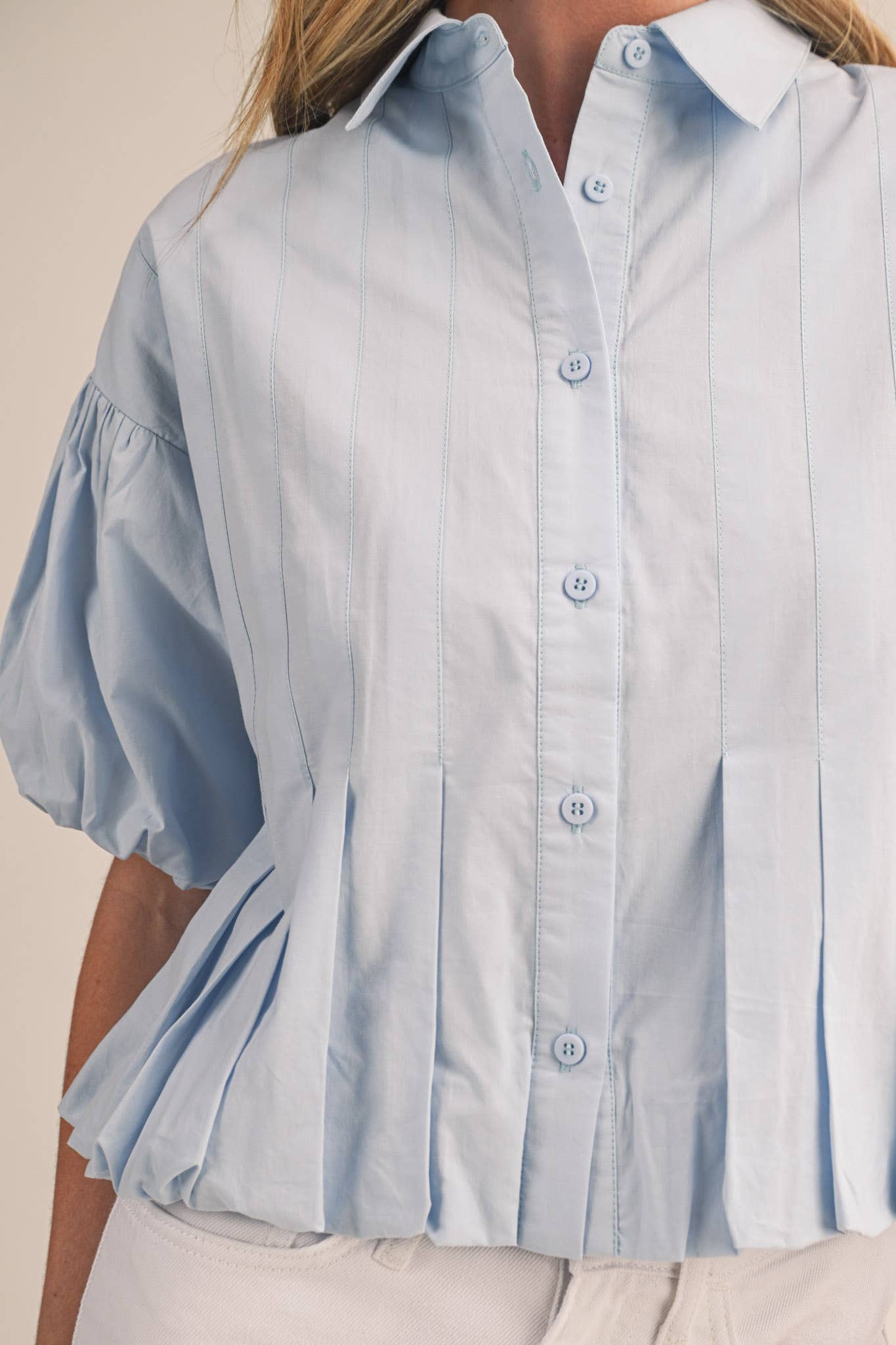 PLEATED BUBBLE HEM BUTTON DOWN TOP