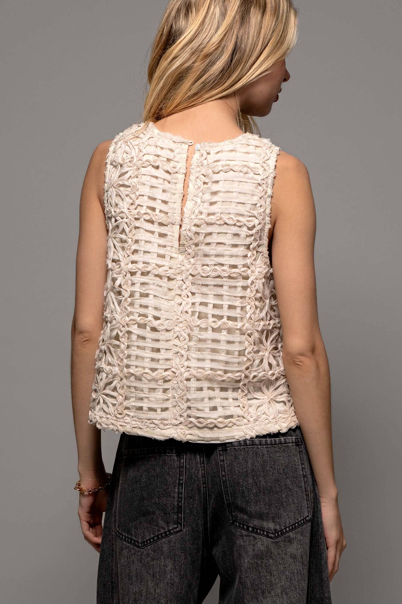 Floral Textured Knit Sleeveless Spring Top