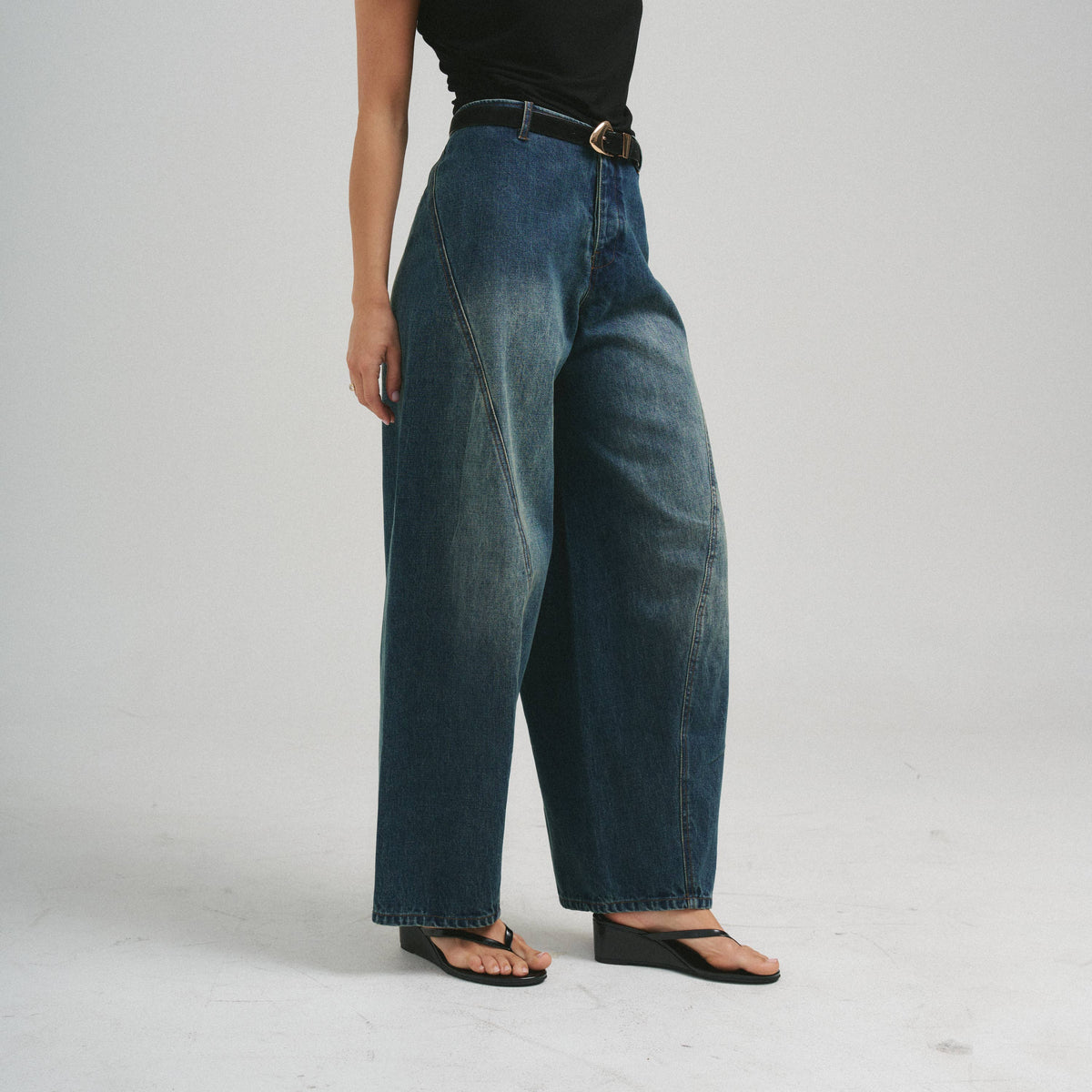 Distressed High Waist Barrel Jeans