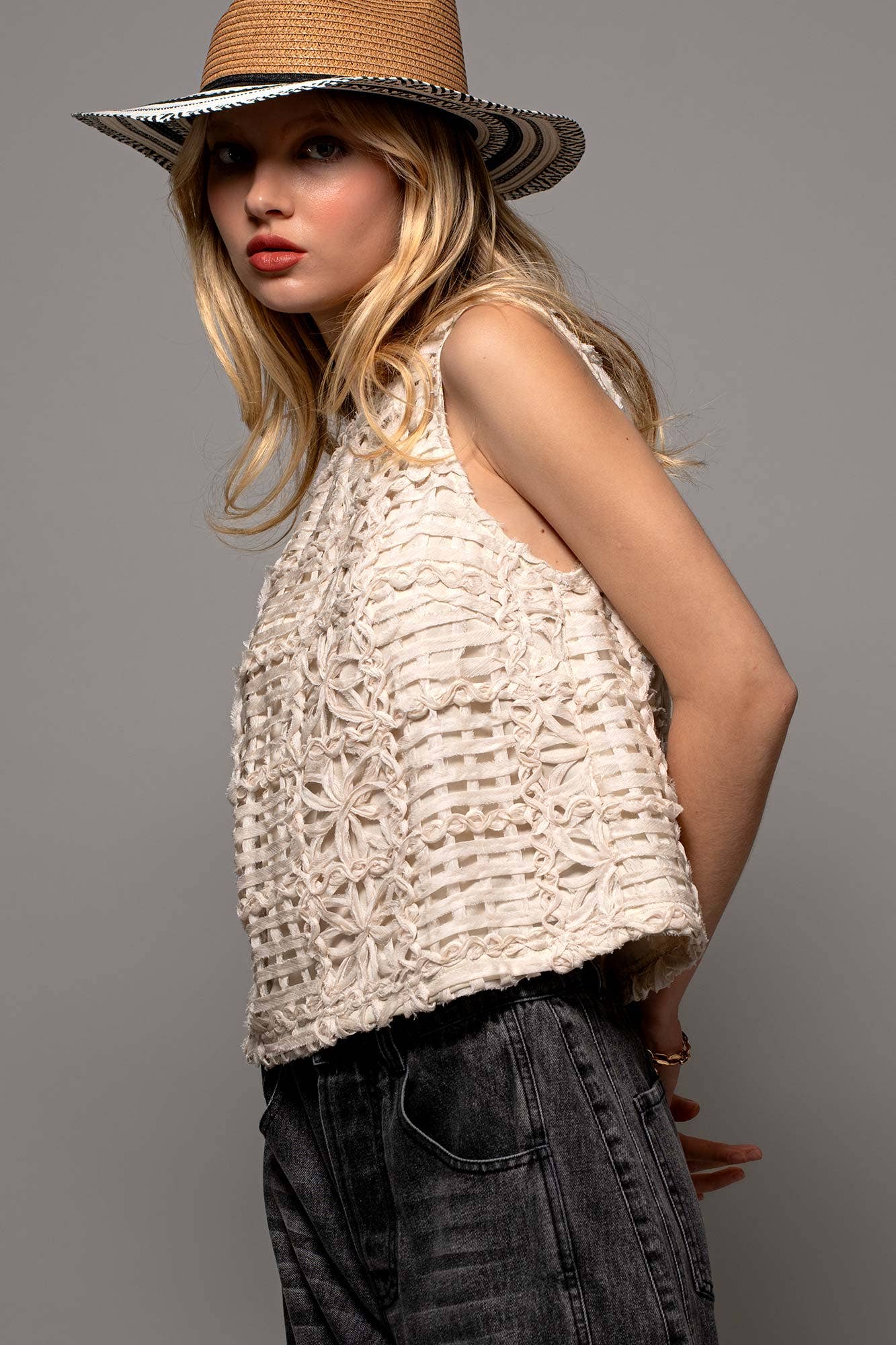 Floral Textured Knit Sleeveless Spring Top