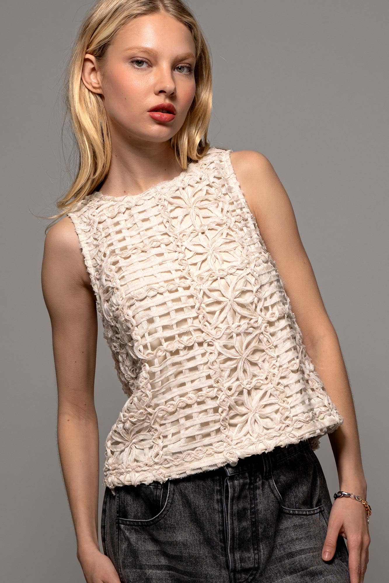 Floral Textured Knit Sleeveless Spring Top