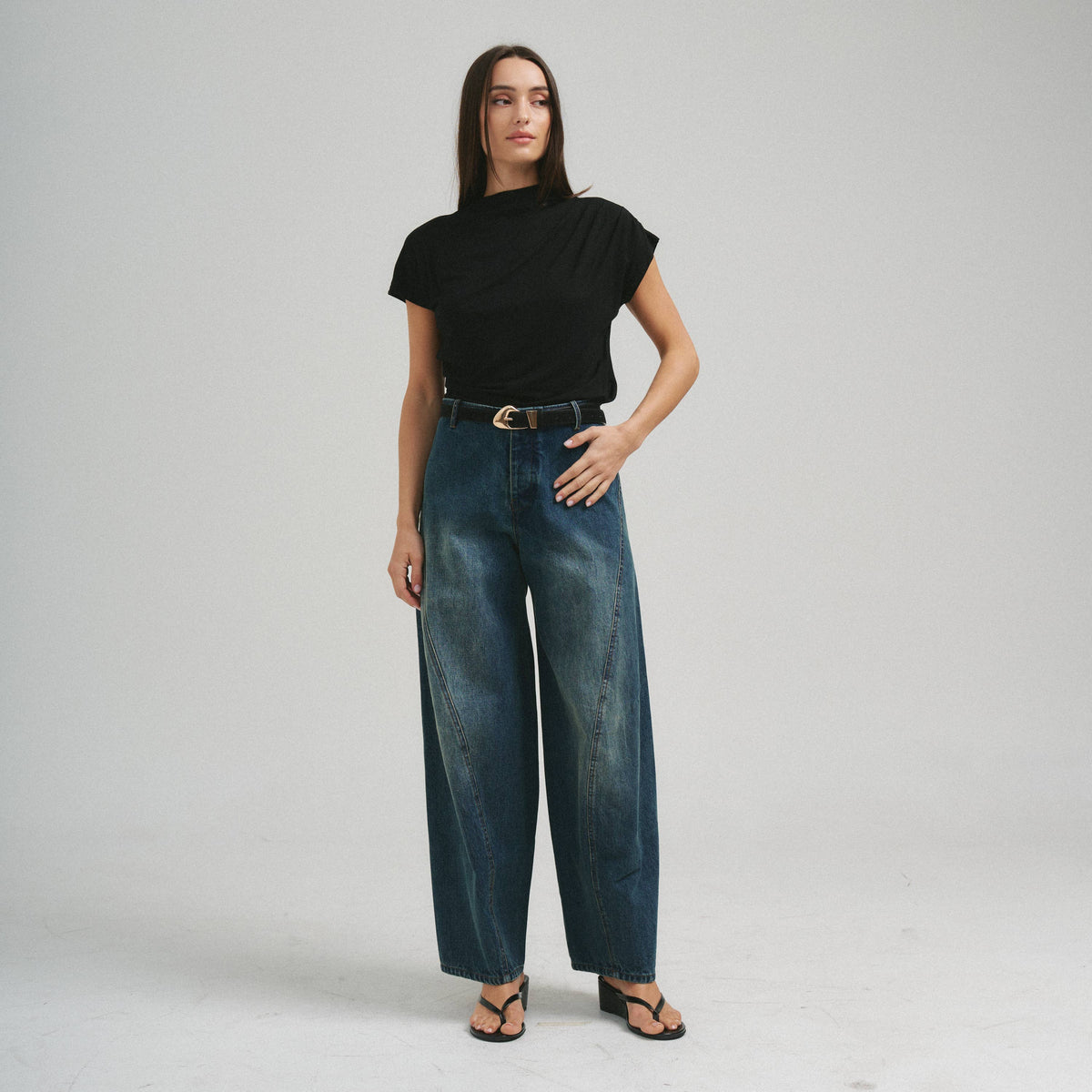 Distressed High Waist Barrel Jeans