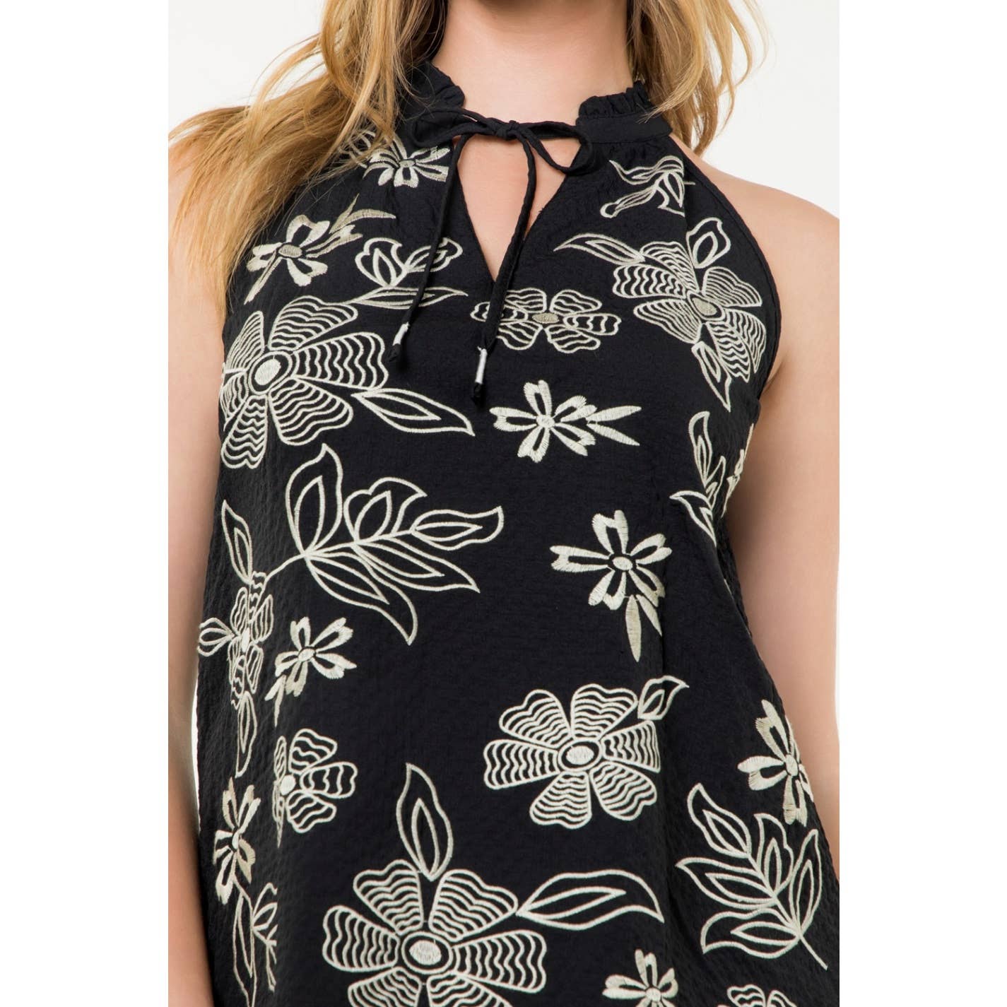 Sleeveless Flower Embroidered Top