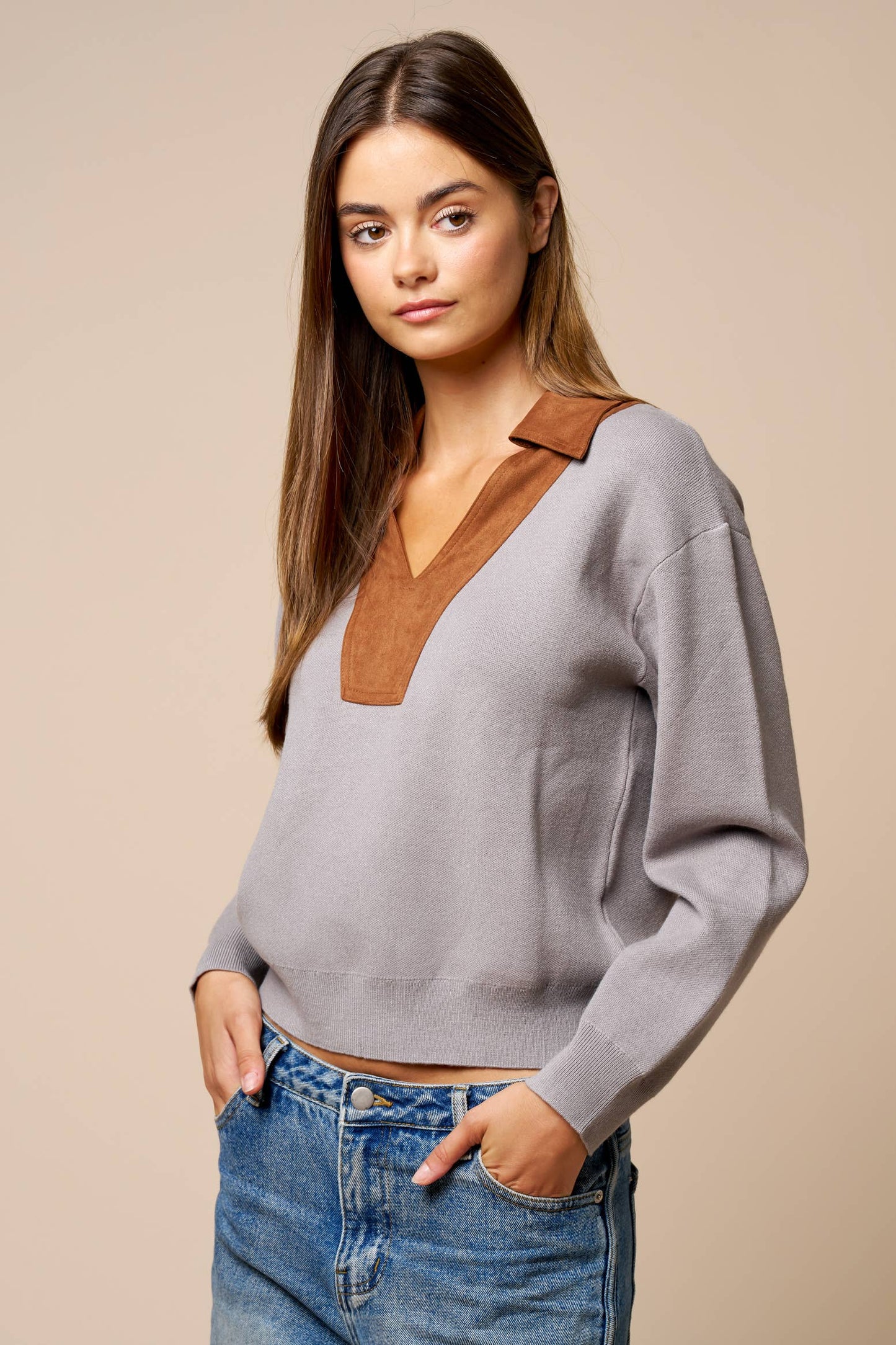 Suede Collared V Neck Cropped Knit Sweater