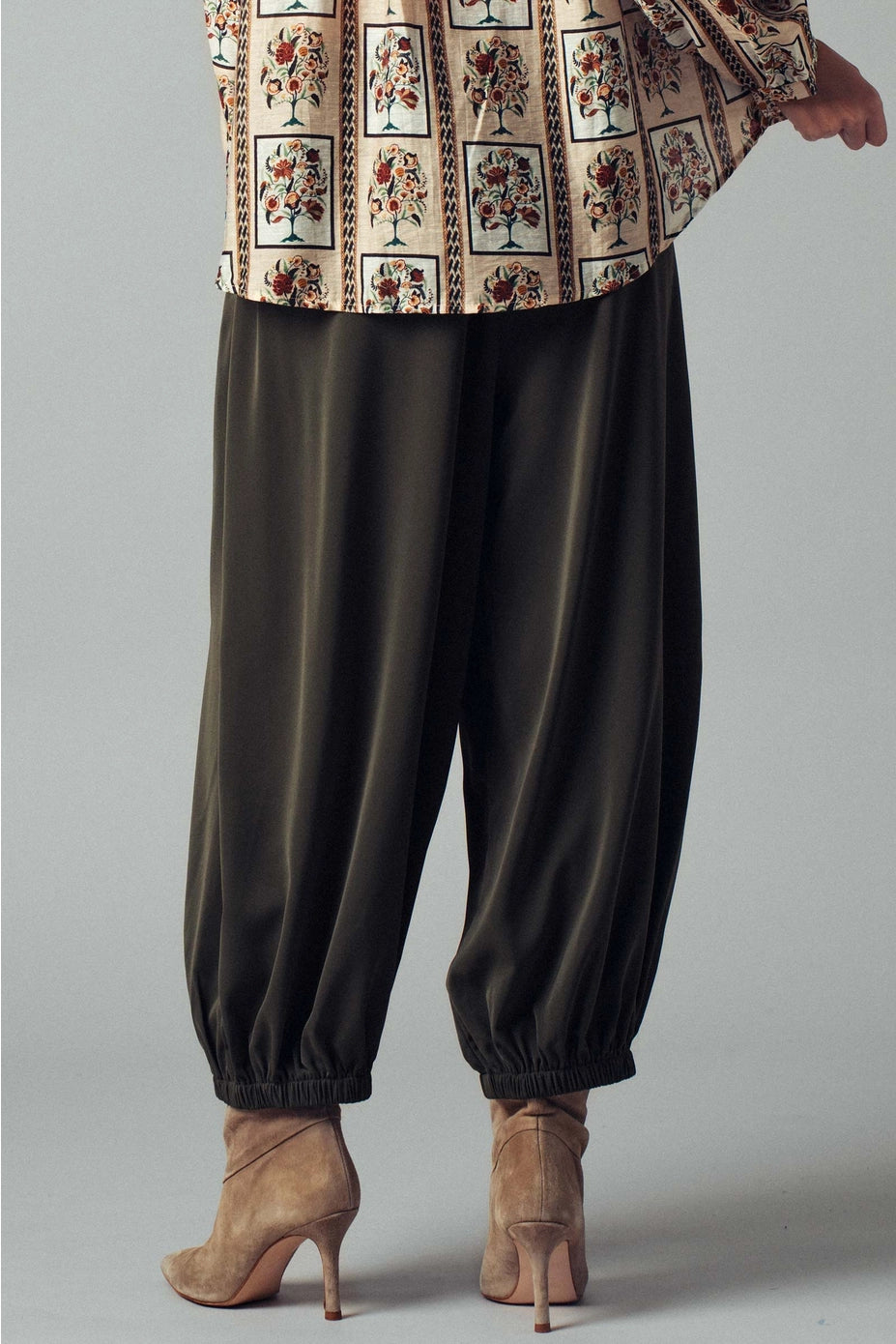 Boho Relaxed Fit Elastic Cuff Pants in Olive