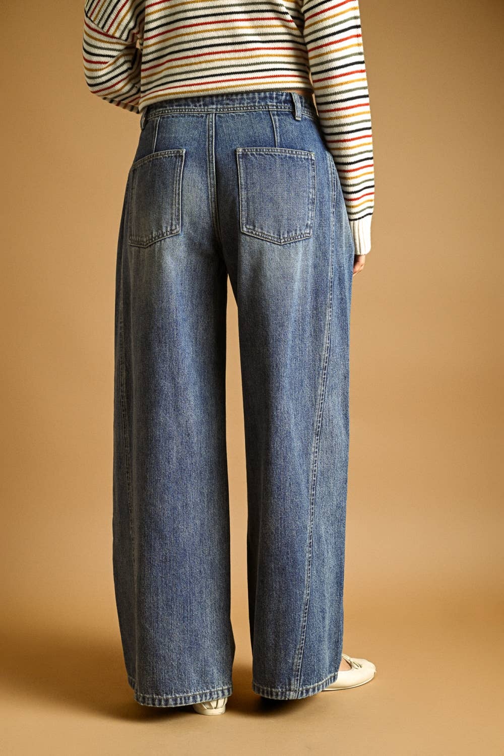 PLEATS ON THE SIDE WIDE LEG JEANS: WASHED DENIM
