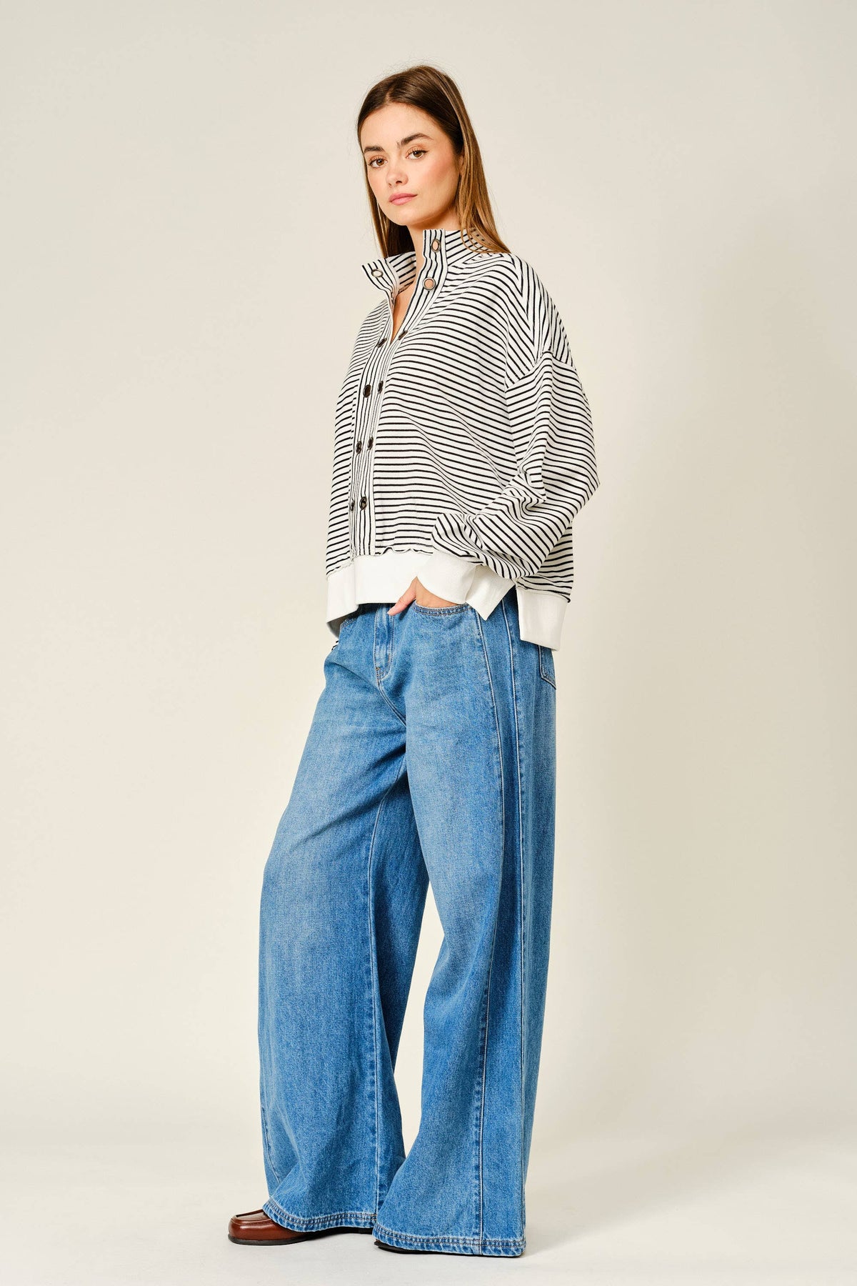 PULLOVER STRIPED EYELET DETAIL SWEATSHIRTS