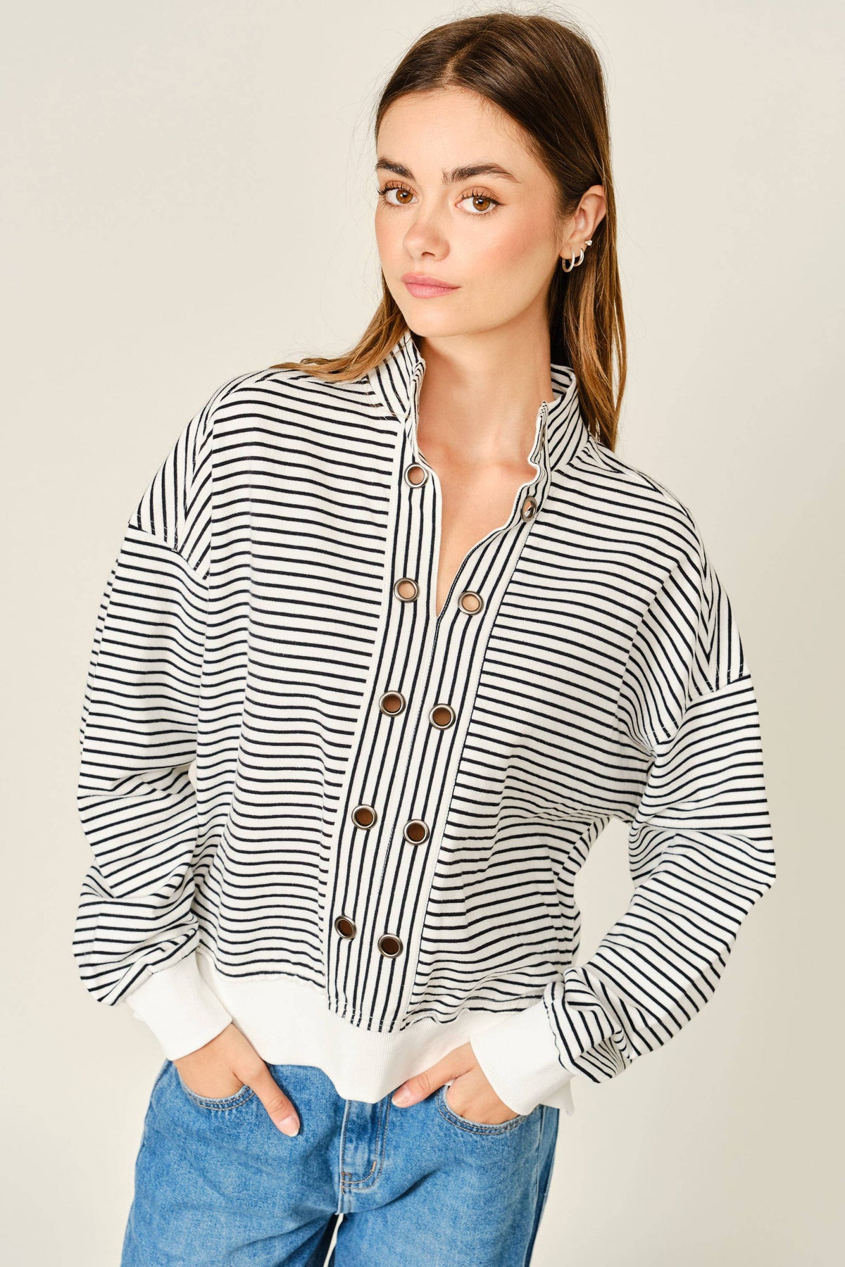 PULLOVER STRIPED EYELET DETAIL SWEATSHIRTS