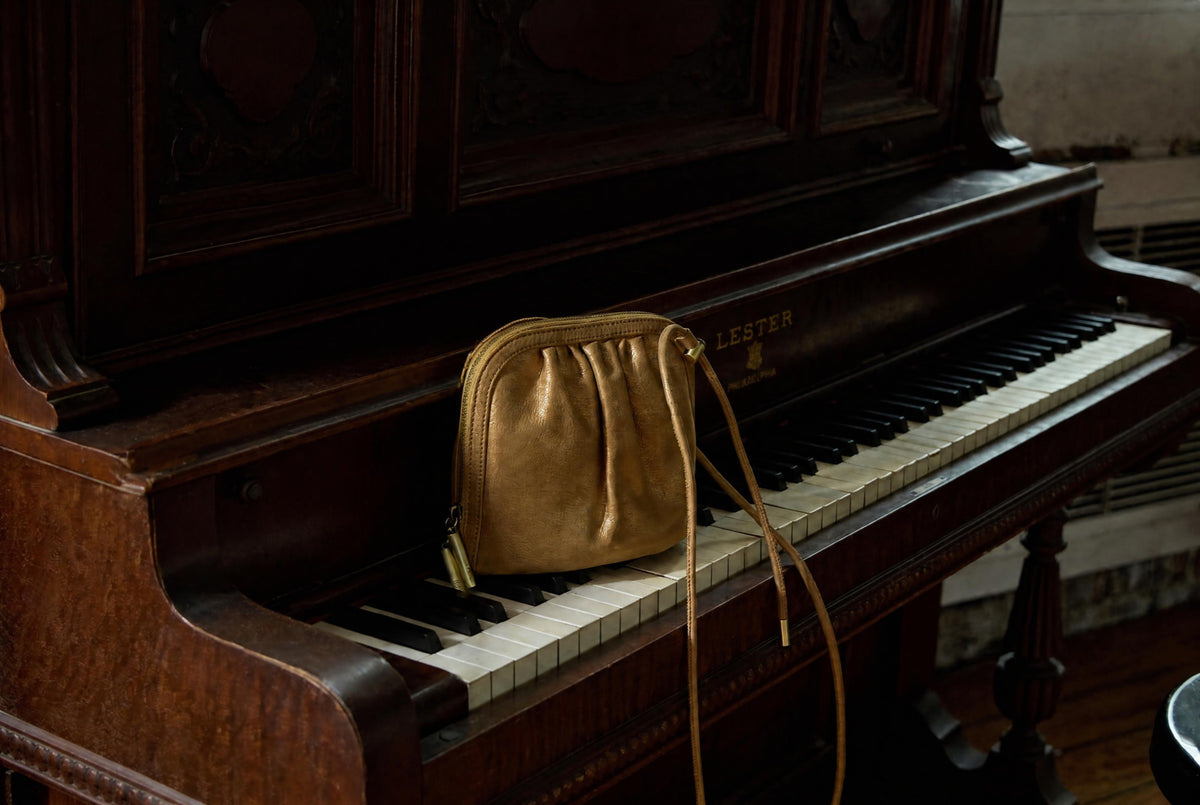 HOBO Isabelle Crossbody in Honey Gold