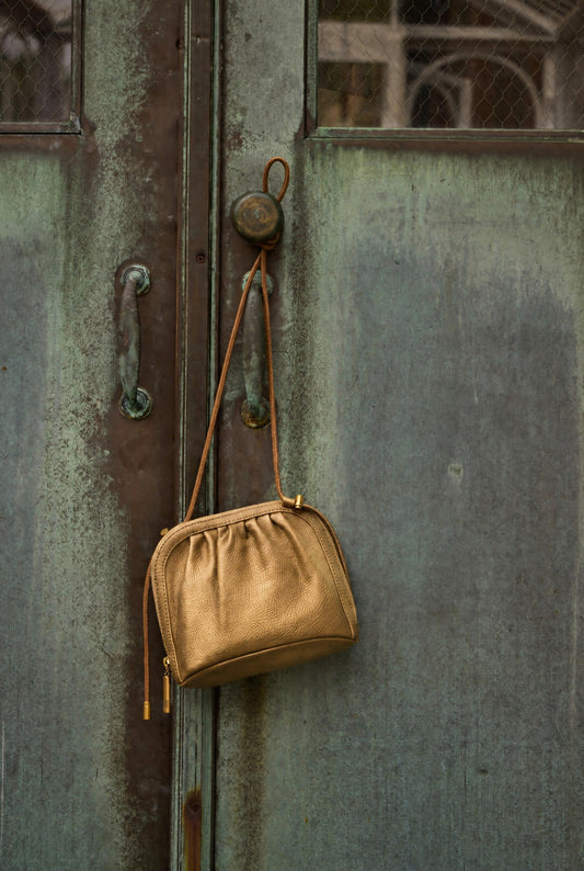 HOBO Isabelle Crossbody in Honey Gold