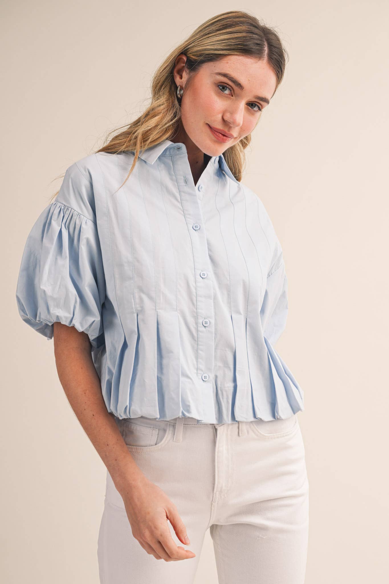 PLEATED BUBBLE HEM BUTTON DOWN TOP