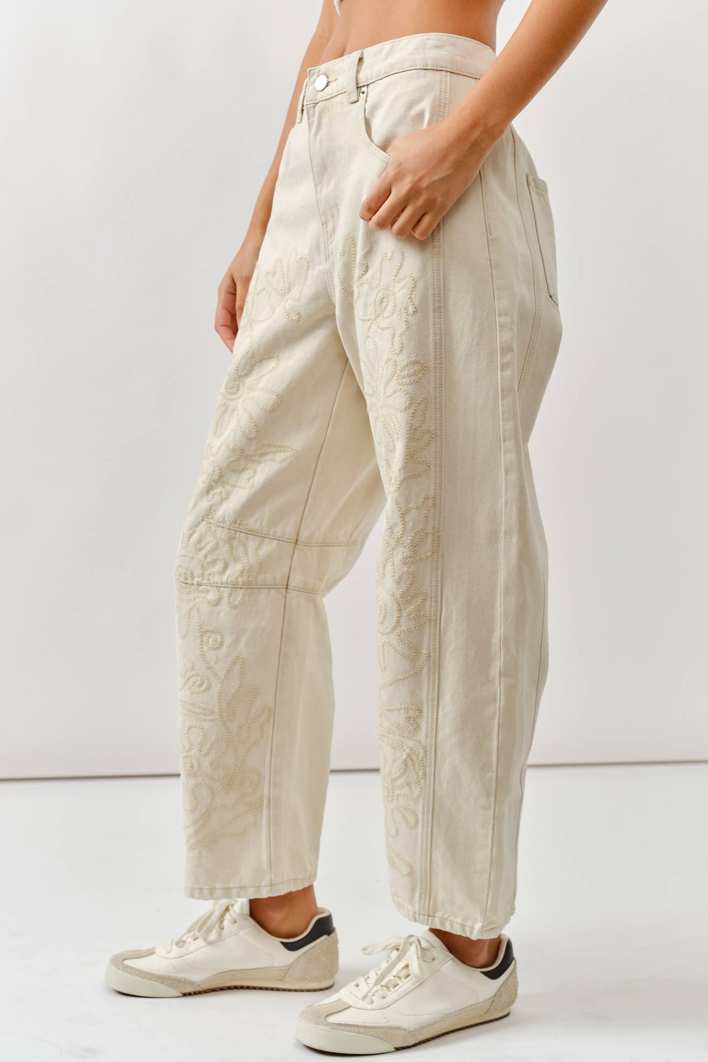 EMBROIDERED DETAIL COTTON BARREL PANTS