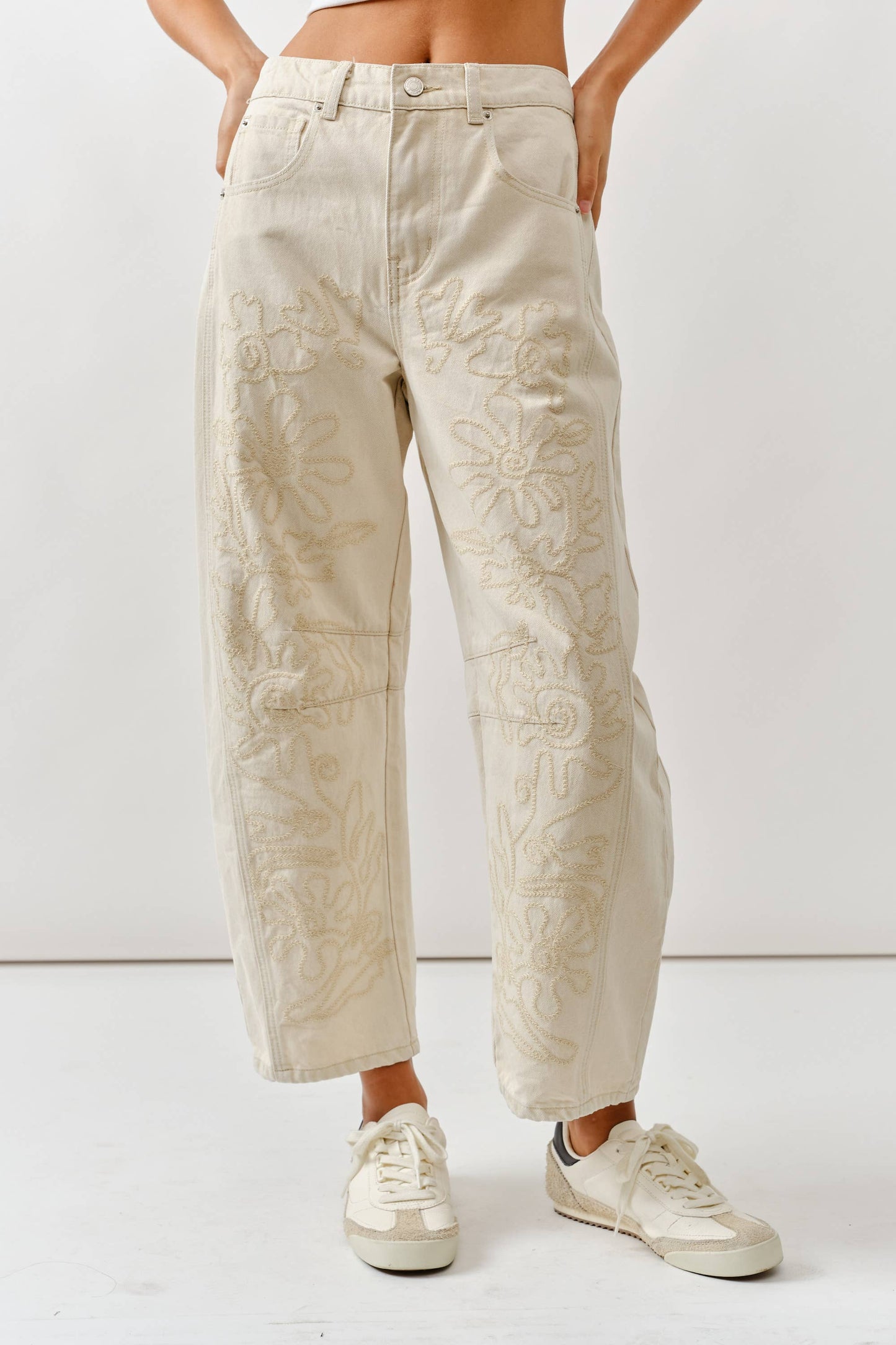 EMBROIDERED DETAIL COTTON BARREL PANTS
