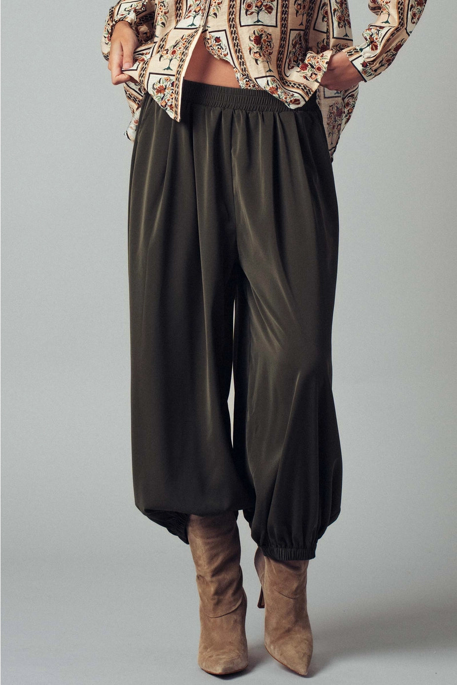 Boho Relaxed Fit Elastic Cuff Pants in Olive