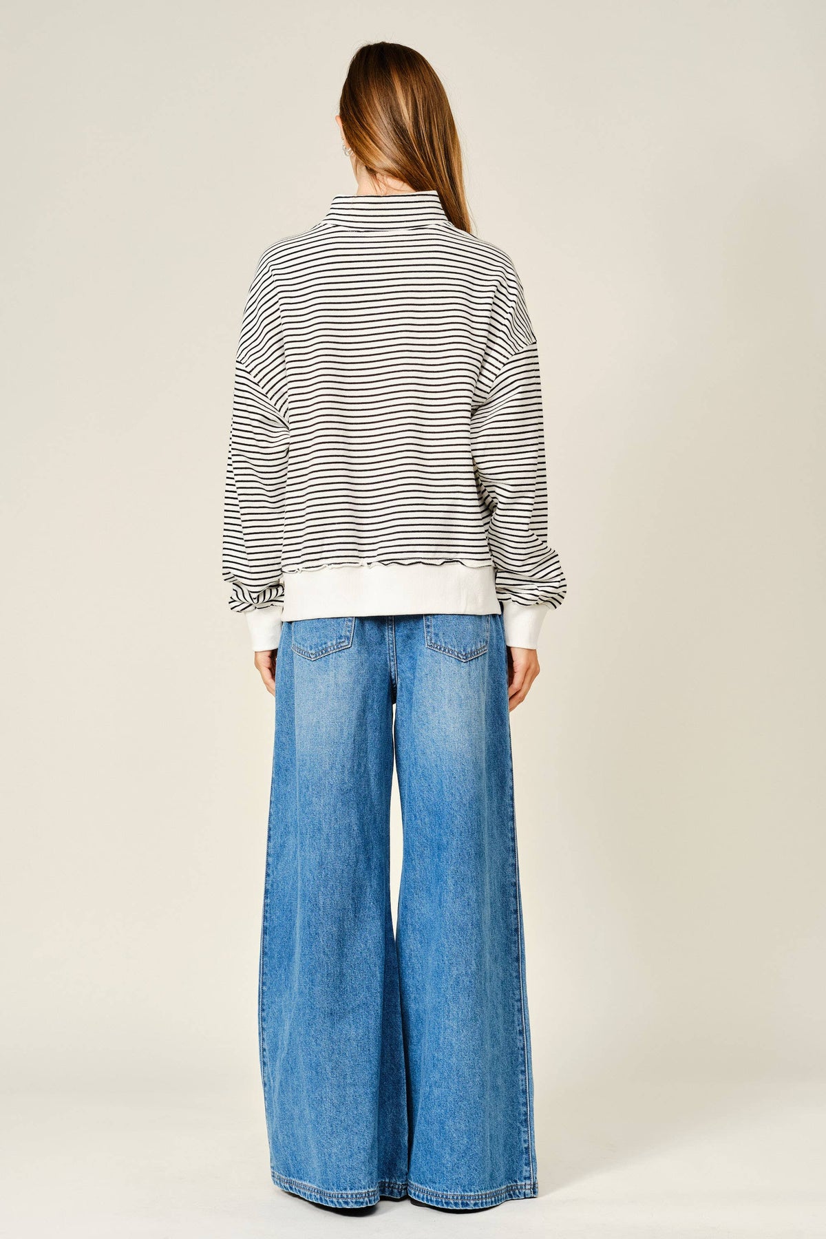 PULLOVER STRIPED EYELET DETAIL SWEATSHIRTS