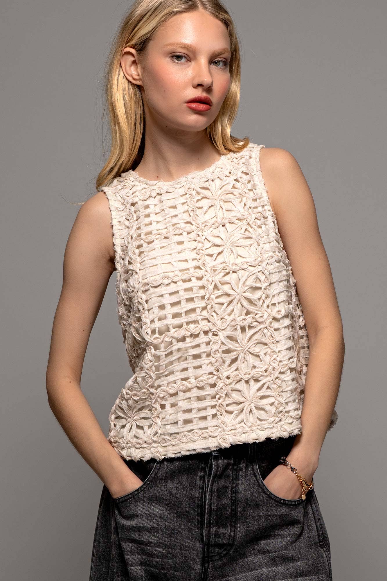Floral Textured Knit Sleeveless Spring Top